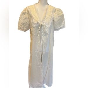Barbizon Vintage 60’s Tie Open Front Robe Beautiful Lace Details Medium Large